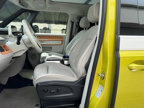 Used 2025 Volkswagen ID. Buzz 1st Edition AWD/4WD image 12