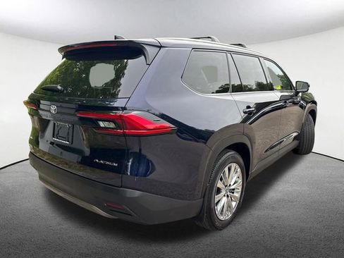 Used 2024 Toyota Grand Highlander AWD image 13