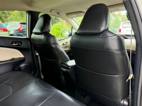 Used 2019 Toyota Prius LE FWD image 21