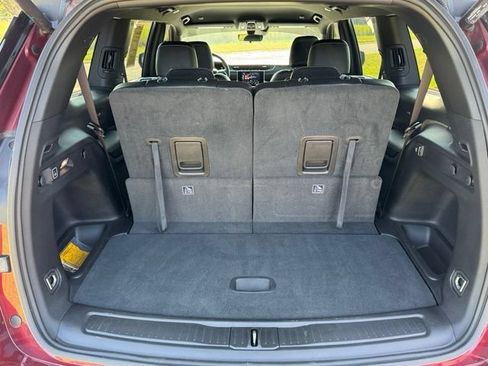 Used 2025 Jeep Grand Cherokee L Laredo RWD image 7