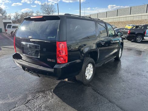 Used 2014 GMC Yukon XL SLT image 8