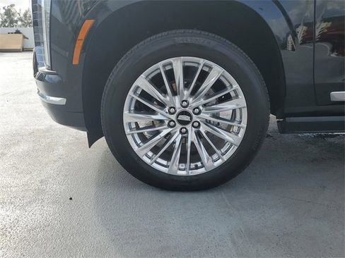 Used 2026 Cadillac Escalade Luxury w/ LPO, Floor Liner Package image 11