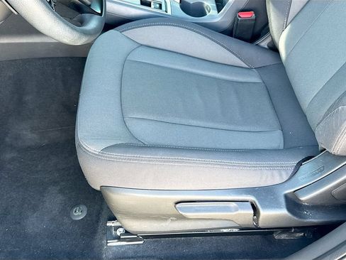 Used 2025 Subaru Crosstrek 2.5i Premium AWD/4WD image 22