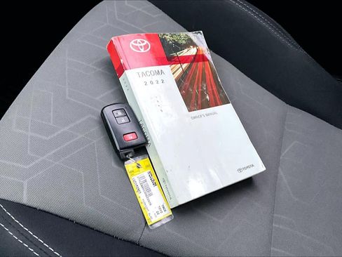 Certified 2022 Toyota Tacoma TRD Off-Road image 14