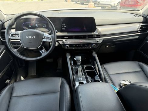 Used 2025 Kia Telluride S FWD image 11