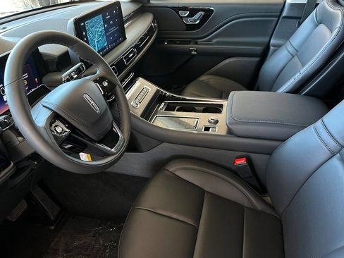 New 2026 Lincoln Aviator AWD image 9
