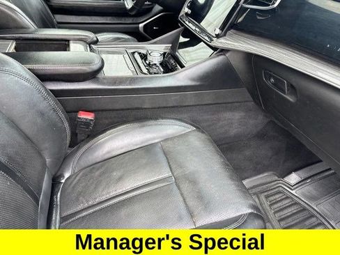 Used 2022 Jeep Wagoneer Series III w/ Premium Group I AWD/4WD image 40