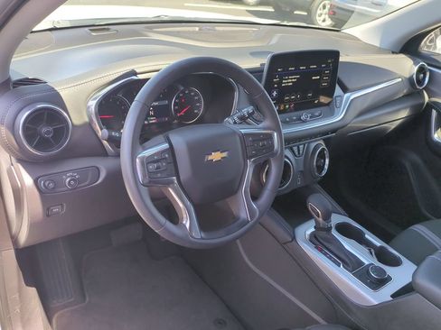 Used 2025 Chevrolet Blazer LT AWD/4WD image 13