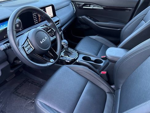 Used 2025 Kia Seltos EX AWD/4WD image 10