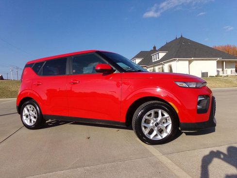 Used 2021 Kia Soul S image 9