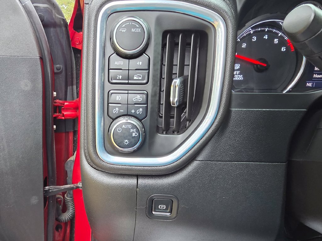 Used 2022 Chevrolet Silverado 1500 RST AWD/4WD image 31