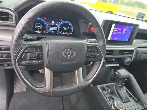 Used 2024 Toyota Tacoma TRD Sport image 15