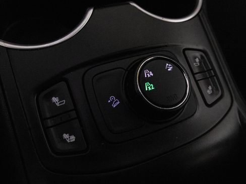 Used 2019 GMC Terrain SLT w/ Preferred Package image 28