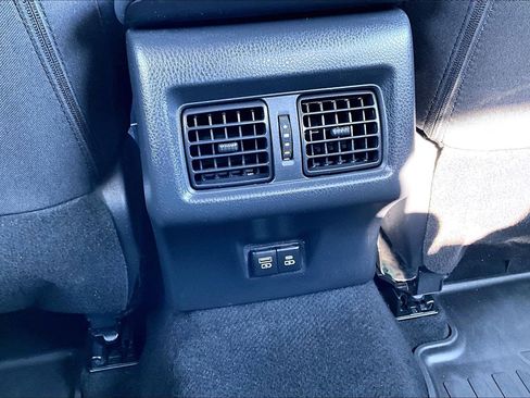 Used 2025 Toyota Camry LE image 32