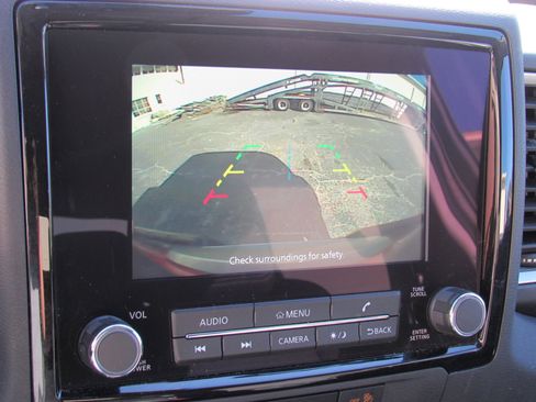 Used 2024 Nissan Frontier SV image 15