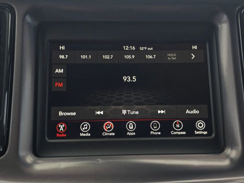 Used 2019 Dodge Challenger SXT image 30