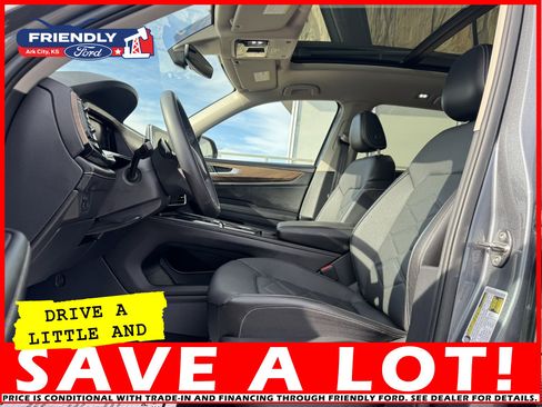 Used 2024 Volkswagen Atlas SE image 15