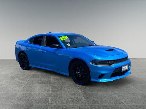 Used 2023 Dodge Charger R/T w/ Navigation & Travel Group RWD image 7
