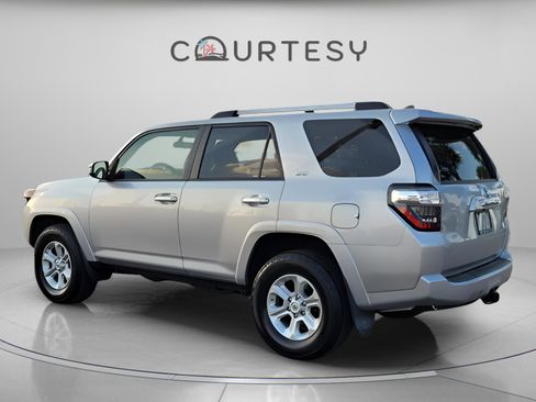 Certified 2019 Toyota 4Runner SR5 image 3