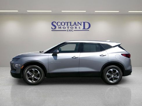 Used 2025 Chevrolet Blazer LT AWD/4WD image 1