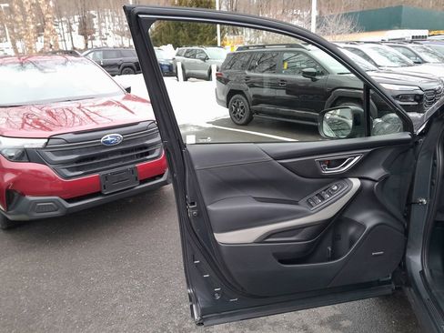 Used 2023 Subaru Forester Limited image 9