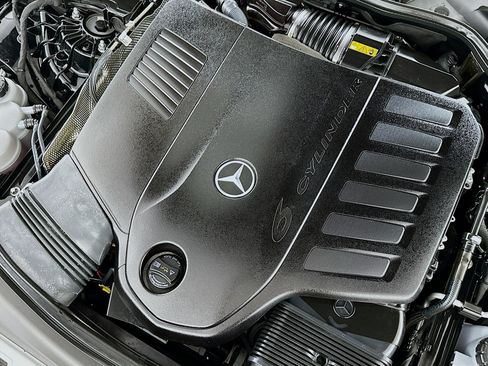 Used 2025 Mercedes-Benz E 450 4MATIC Sedan w/ MBUS Superscreen Package image 31