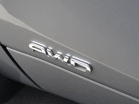 Used 2021 Toyota Highlander XLE image 16