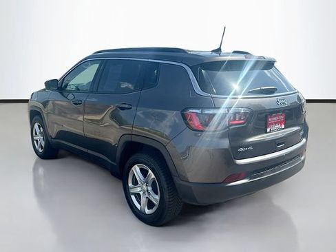 Used 2023 Jeep Compass Latitude AWD/4WD image 8