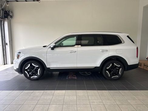 Used 2025 Kia Telluride S image 1