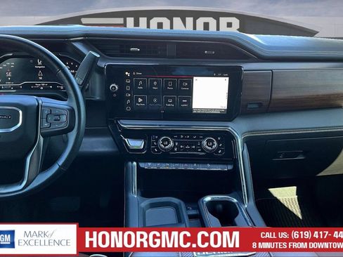 Used 2025 GMC Sierra 3500 Denali Ultimate AWD/4WD image 10
