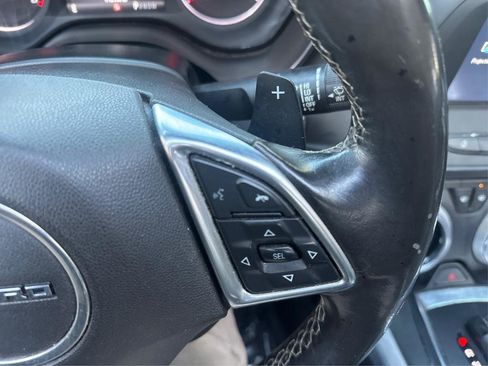 Used 2018 Chevrolet Camaro LT image 28