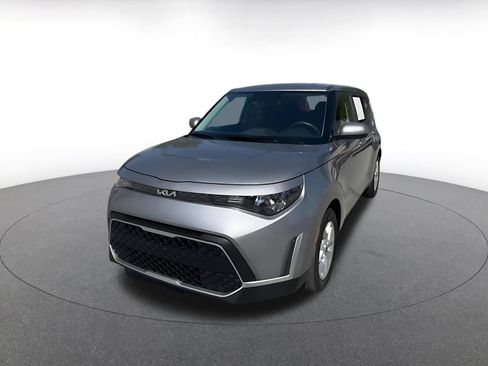Used 2025 Kia Soul LX w/ LX Technology Package image 7