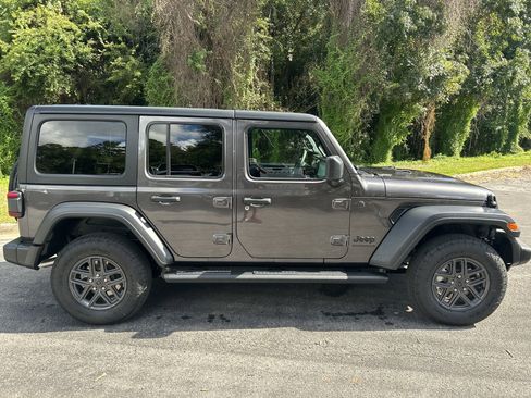 New 2025 Jeep Wrangler Sport S image 9