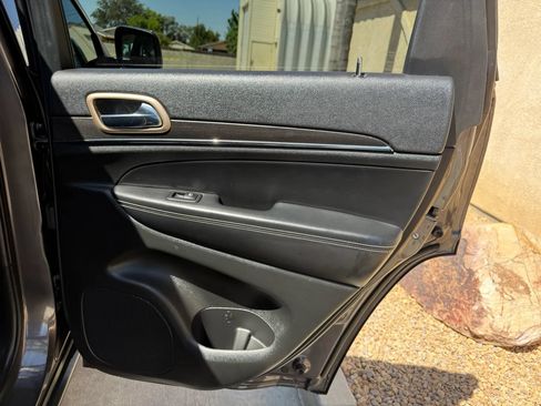 Used 2015 Jeep Grand Cherokee Limited w/ Luxury Group II RWD image 10
