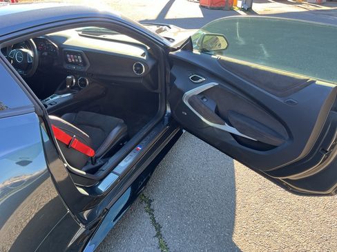 Used 2017 Chevrolet Camaro ZL1 image 34