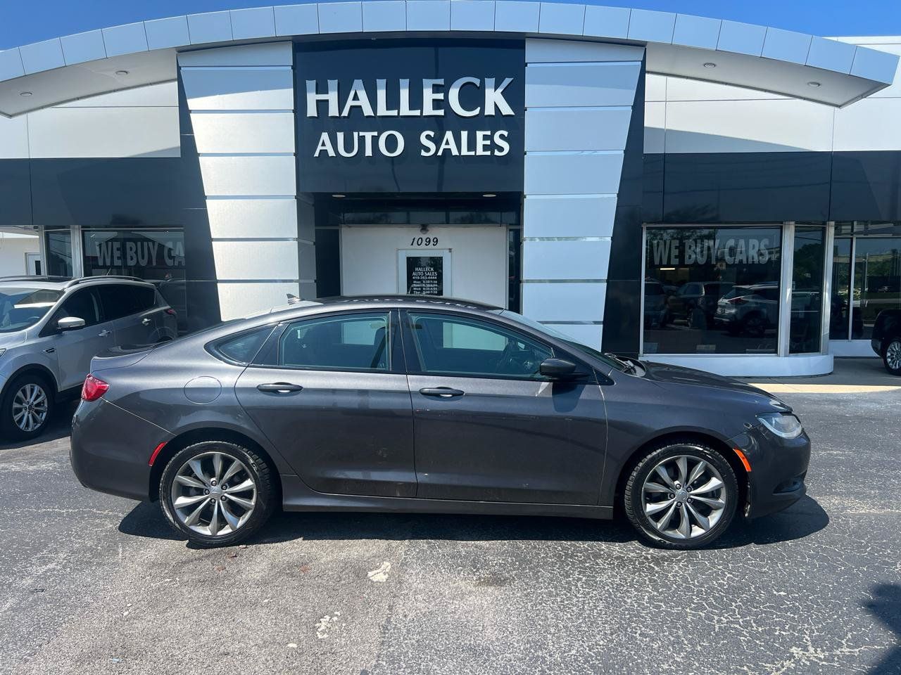 Used 2017 Chrysler 200 S w/ Comfort Group AWD/4WD image 1