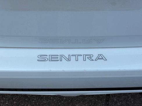Used 2023 Nissan Sentra SR FWD image 13