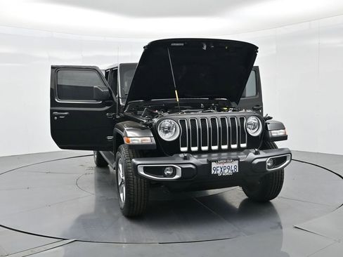 Used 2020 Jeep Wrangler Unlimited Sahara image 39