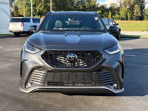 New 2025 Toyota Highlander XSE image 24
