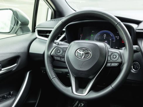 Certified 2025 Toyota Corolla SE w/ SE Premium Package image 29