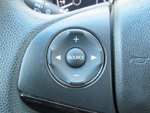 Used 2018 Honda HR-V LX image 32
