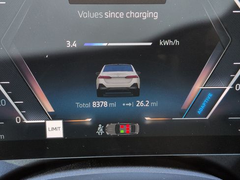 Used 2026 BMW i5 eDrive40 w/ M Sport Package RWD image 22