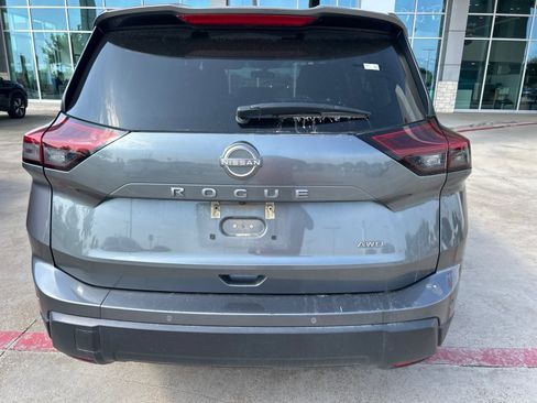 Used 2025 Nissan Rogue SV AWD/4WD image 11