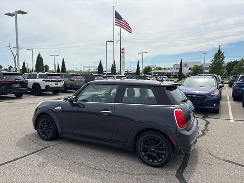 Used 2018 MINI Cooper S FWD image 6