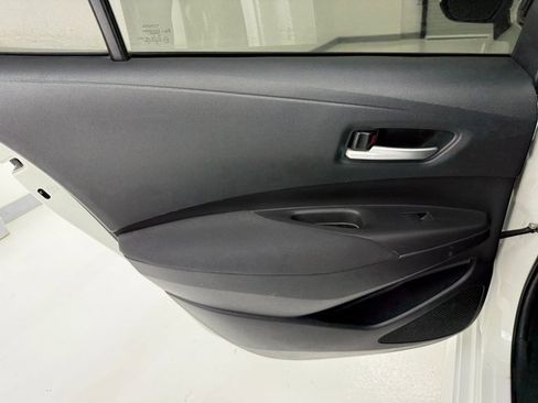 Used 2021 Toyota Corolla LE image 35