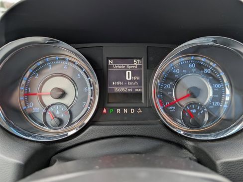 Used 2015 Chrysler Town & Country Touring w/ Driver Convenience Group image 24