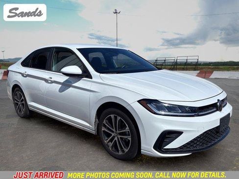 Used 2025 Volkswagen Jetta Sport FWD image 1