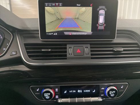 Used 2018 Audi Q5 Prestige w/ Prestige Package image 17