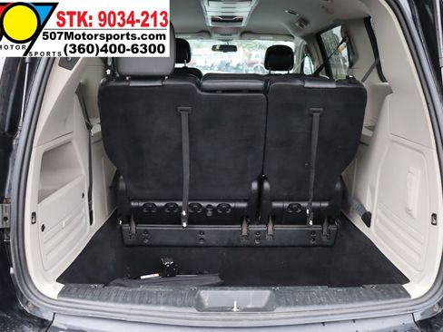 Used 2014 Chrysler Town & Country Touring image 16