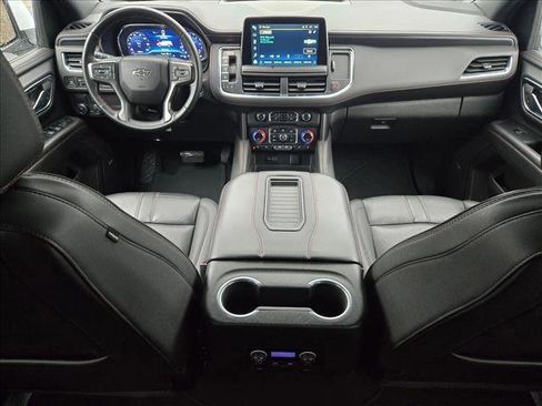 Used 2024 Chevrolet Suburban RST image 18